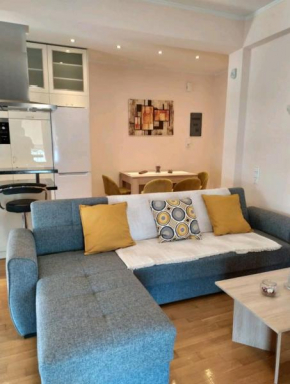 Stylish -Modern Apartment heart of Marousi